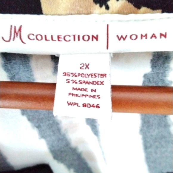 JM Collection Ladies Animal print top - Picture 3 of 9